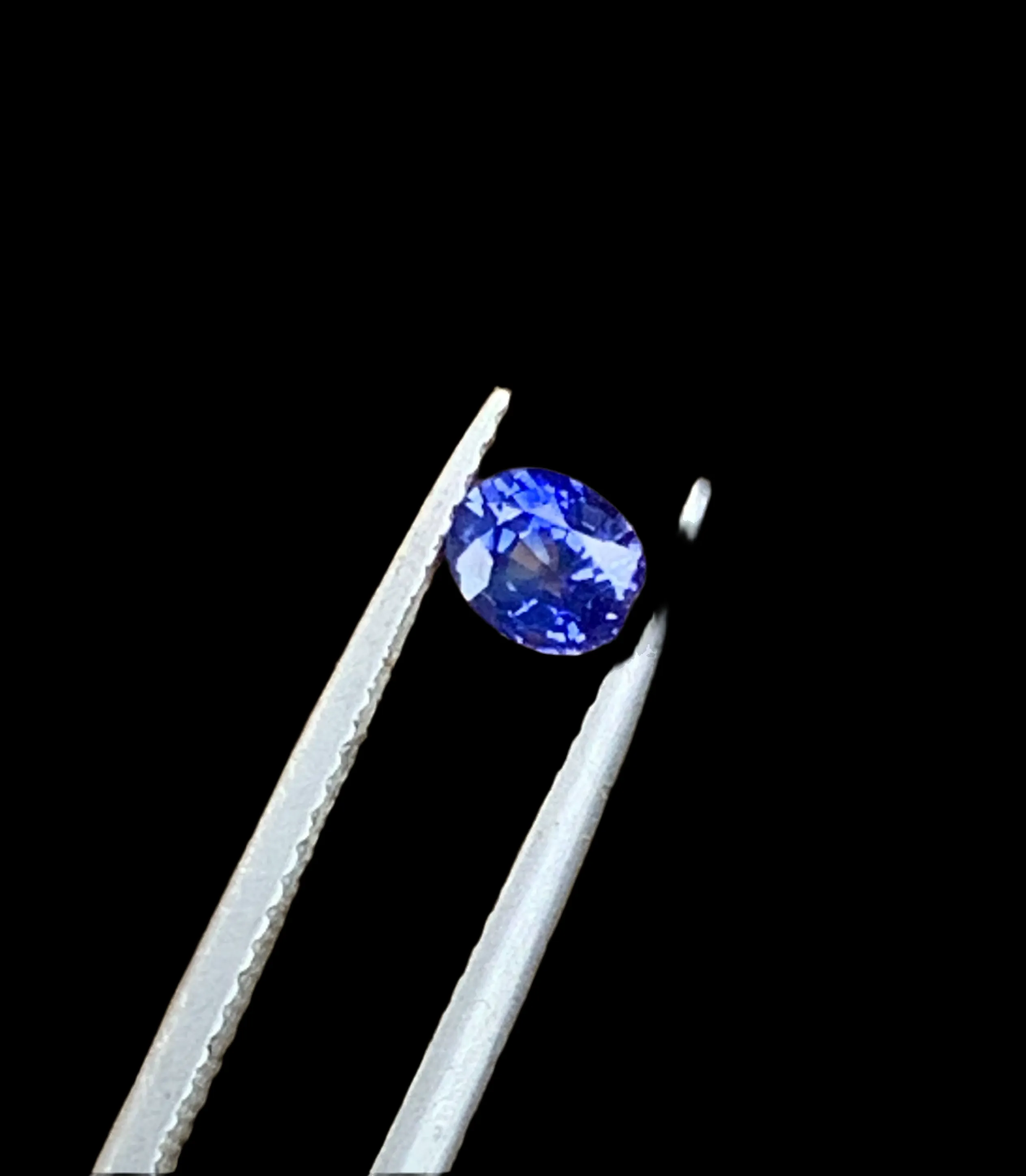 0.60 carats Oval Ceylon Blue Sapphire Loose Stone