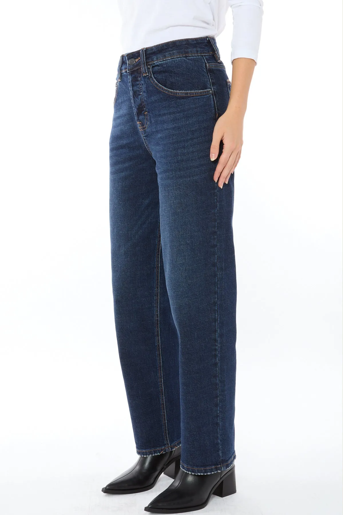 113 Galla Low Slung Relaxed Leg