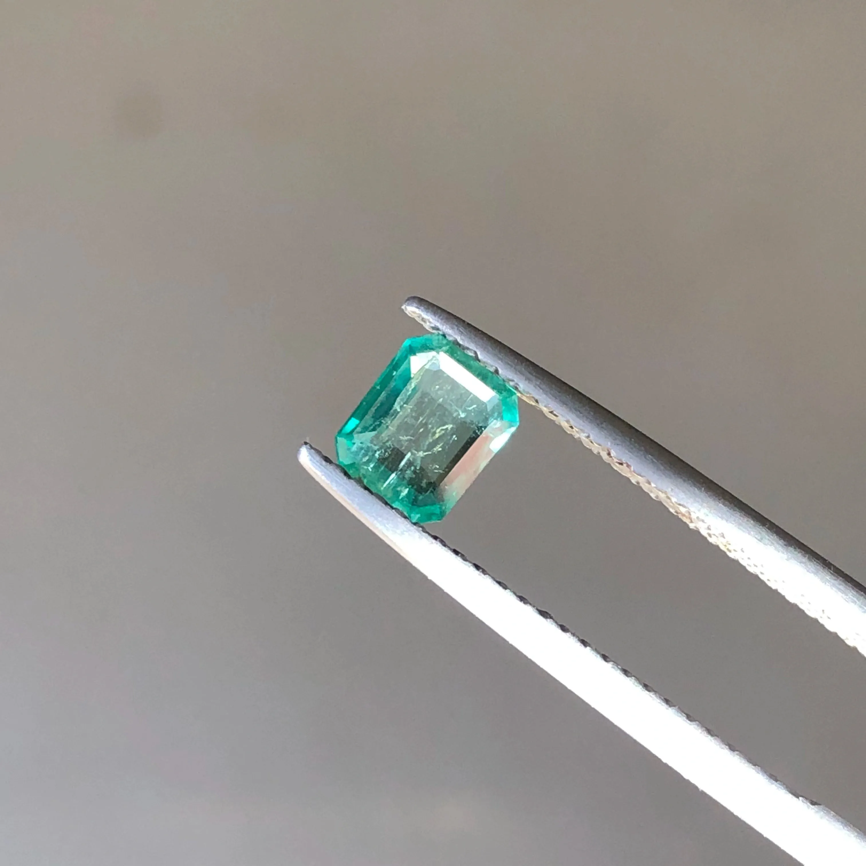 1.15 carats Light Green Emerald Cut Loose Emerald - Green