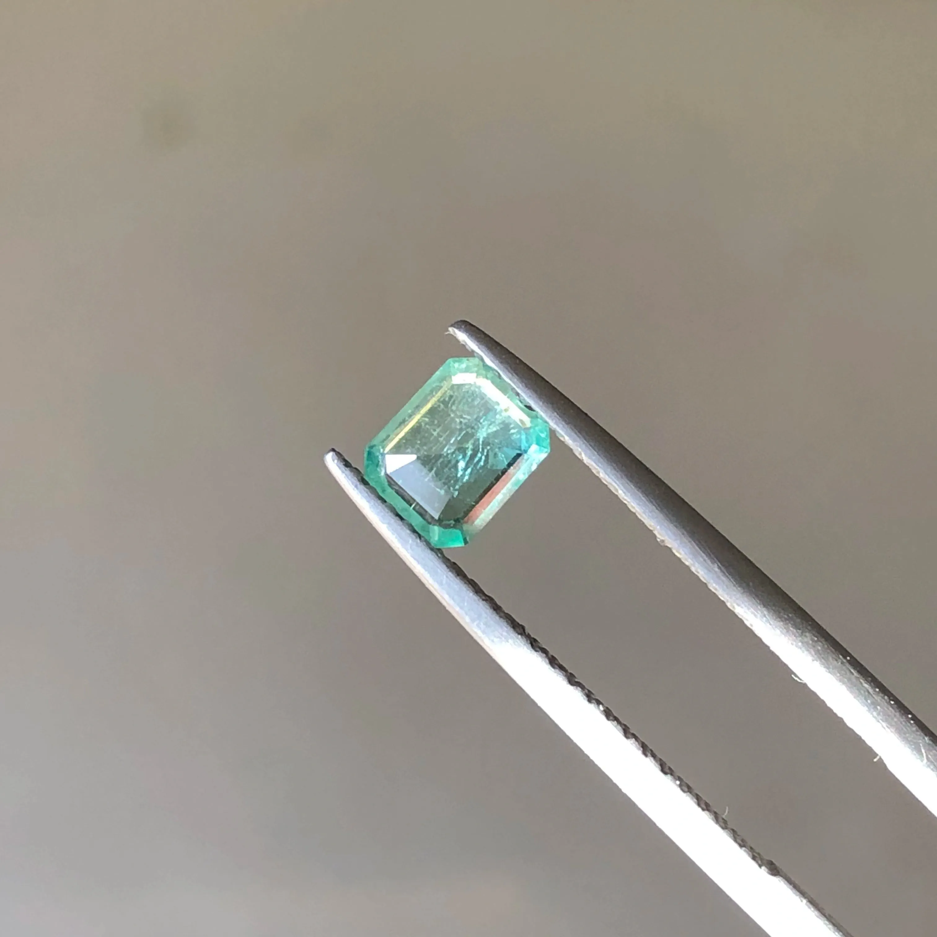 1.15 carats Light Green Emerald Cut Loose Emerald - Green
