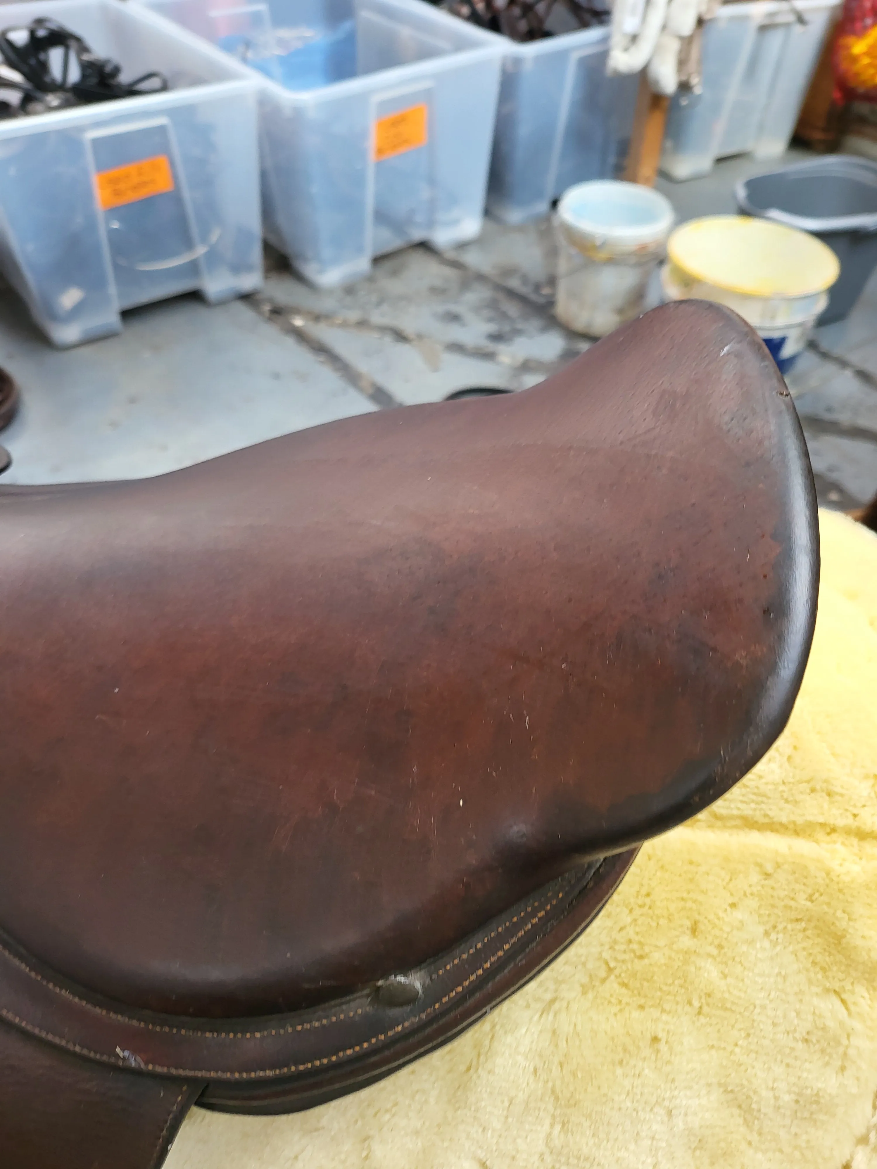 17.5" Barnsby  med  close contact half panel saddle