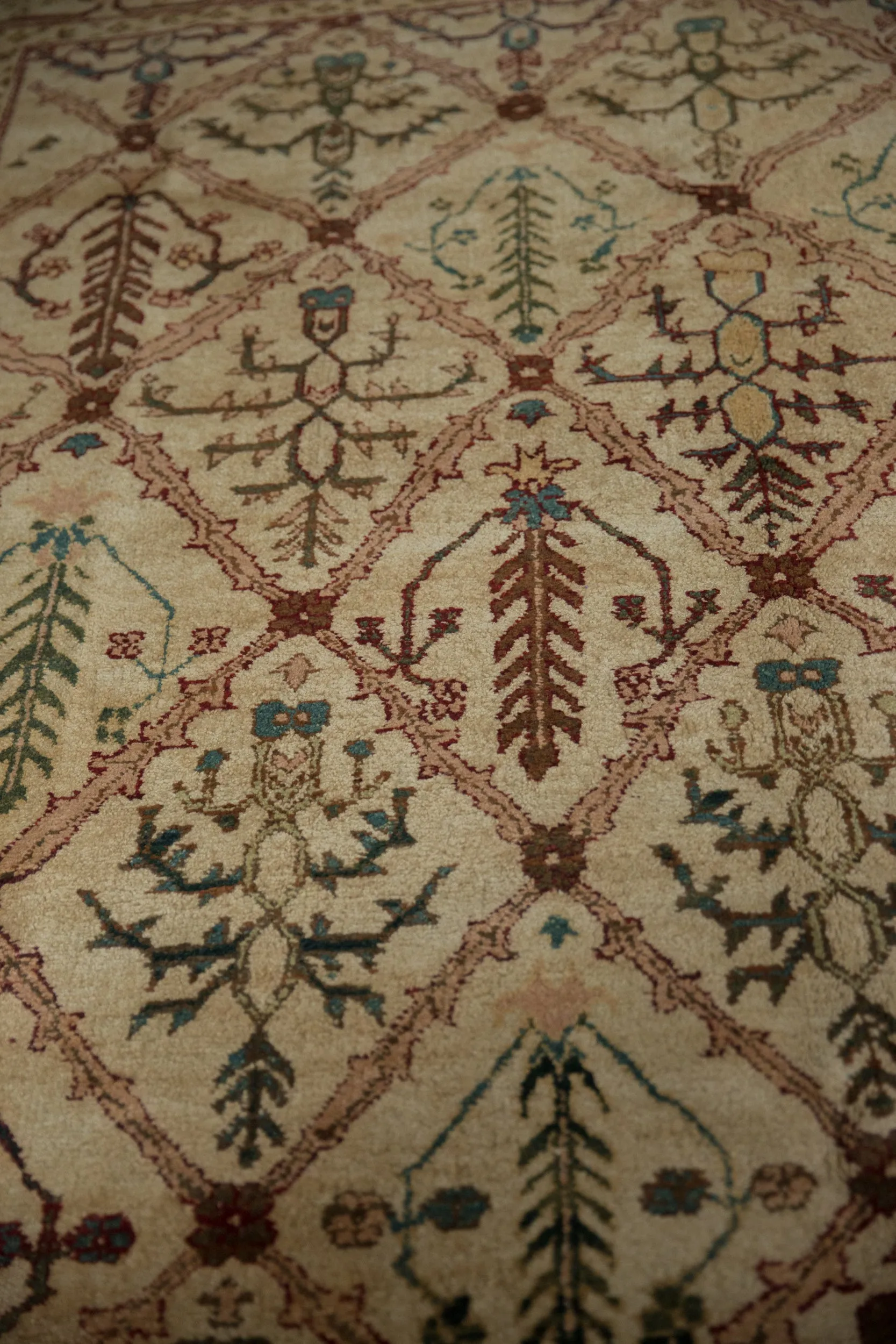 8x10 Vintage Agra Carpet