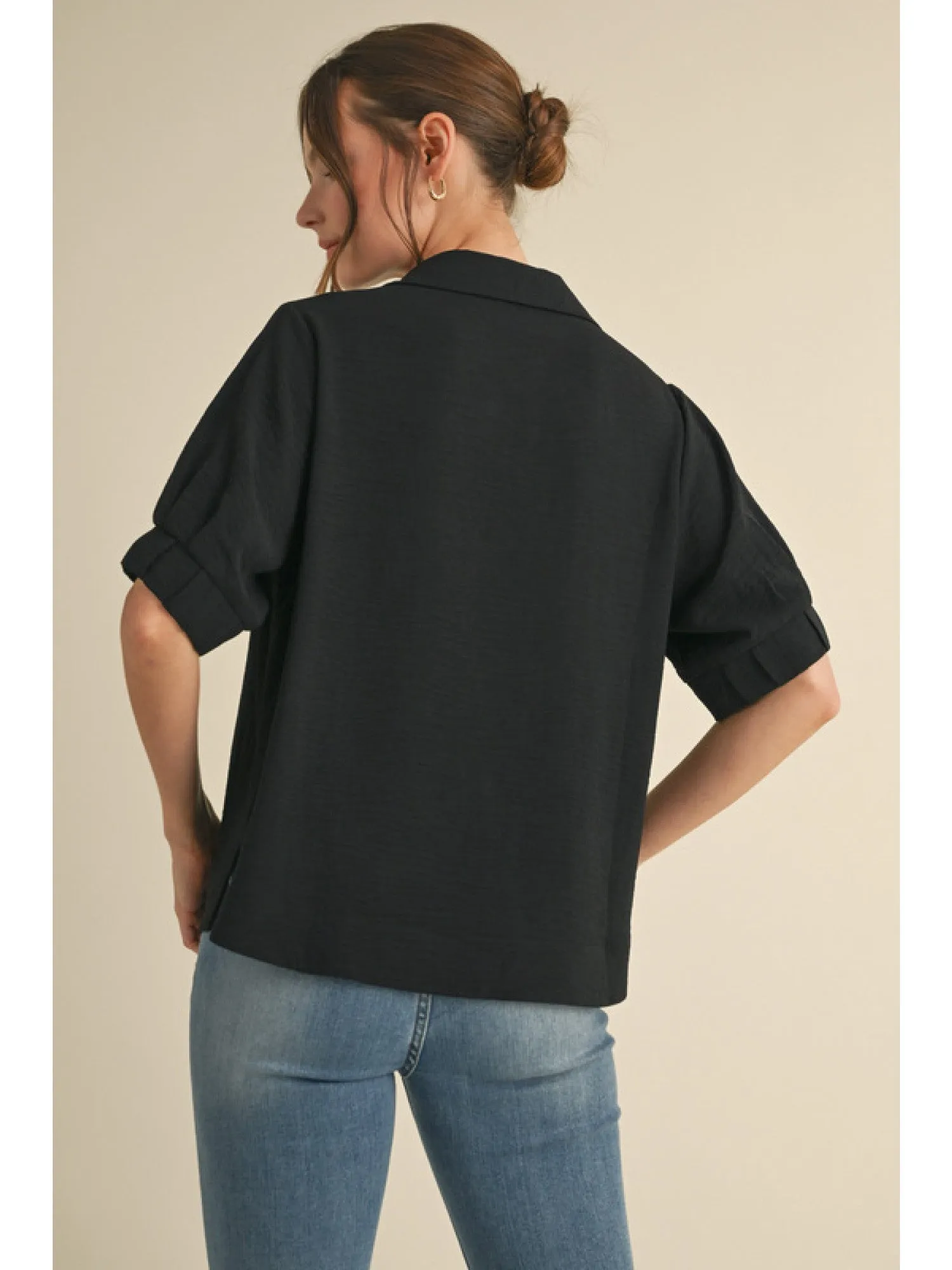 Air Flow Collared Short Sleeve Blouse