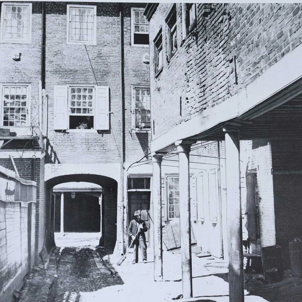 Book: Old Philadelphia in Early Photographs 1839-1914 by Robert E. Looney