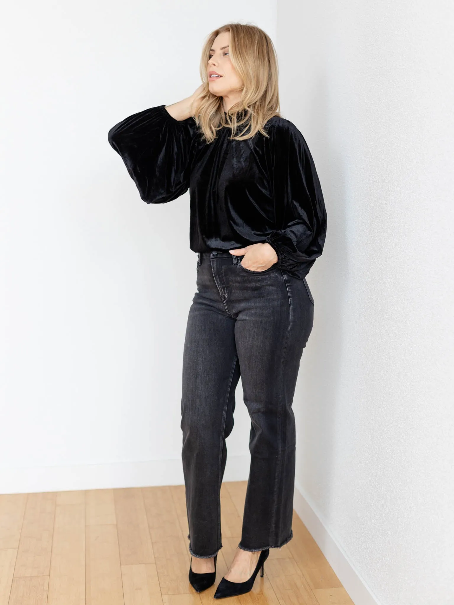 Dilma Velvet Figaro Balloon Sleeve Blouse