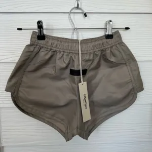 Essentials Running Short in Desert Taupe