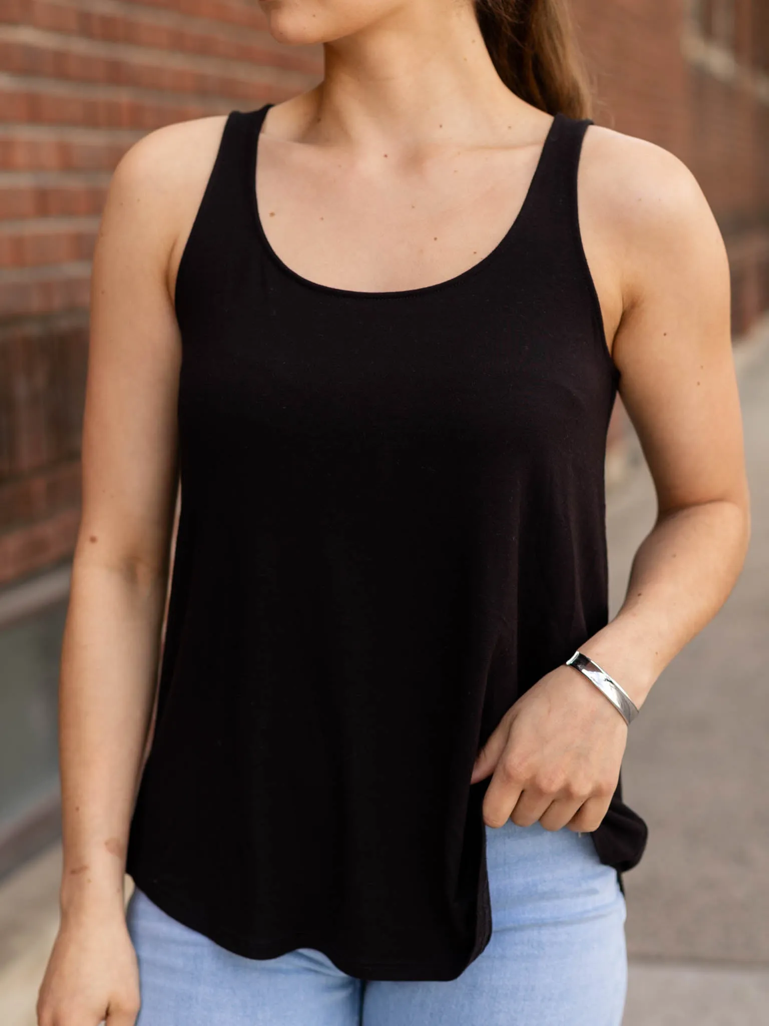 Flowy Hem Sleevless Tank Top