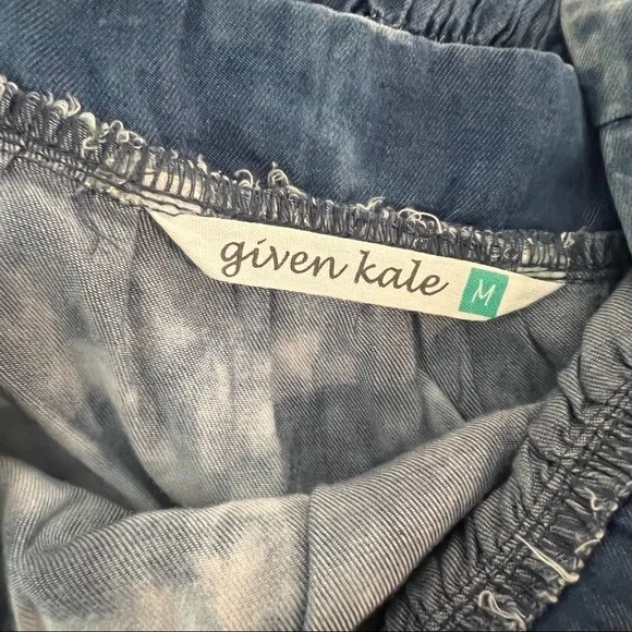 Given kale tie dye skirt and crop top