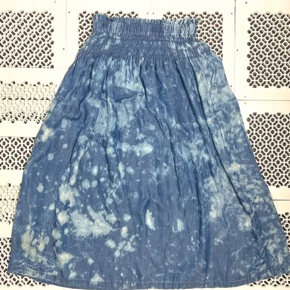 Given kale tie dye skirt and crop top