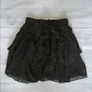 Halston Heritage Smocked Flowy Skirt Size XS