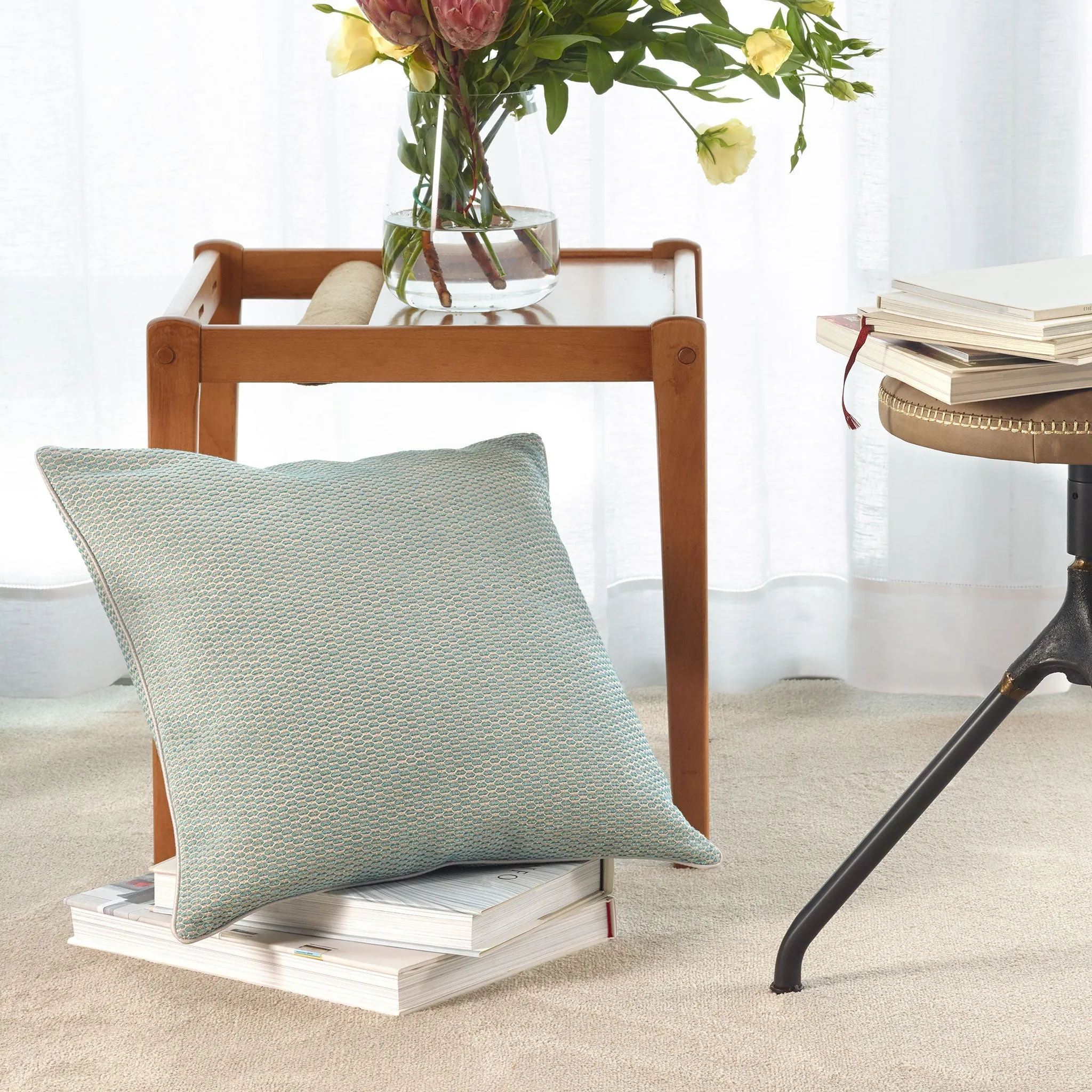 jasmim decorative pillow