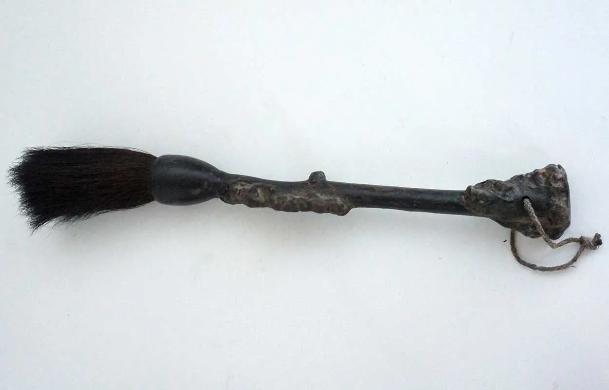 Large Chinese Carved Tree Root Handle Calligraphy Brush