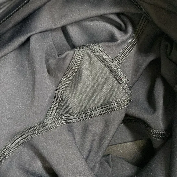 Lululemon Break Free Shorts in Culture Clash Lined Running | Size 4, 2.5 Inseam