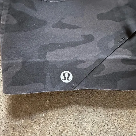 lululemon enlite front zip bra high support incognito camo multi grey size 32DD