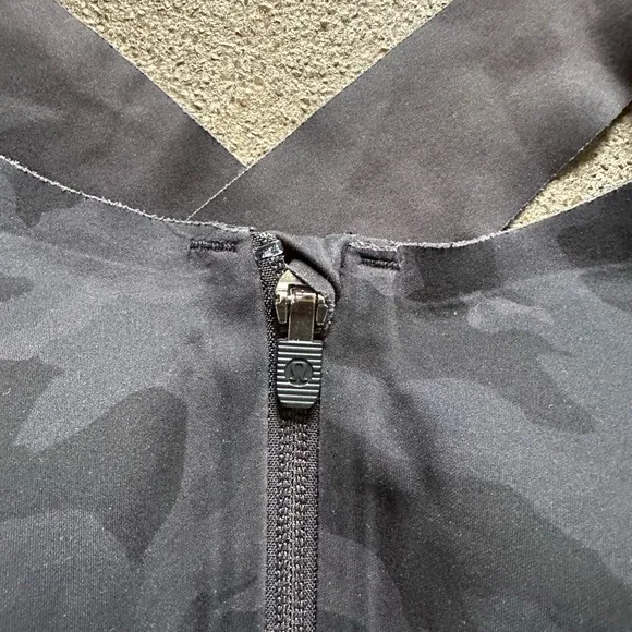 lululemon enlite front zip bra high support incognito camo multi grey size 32DD