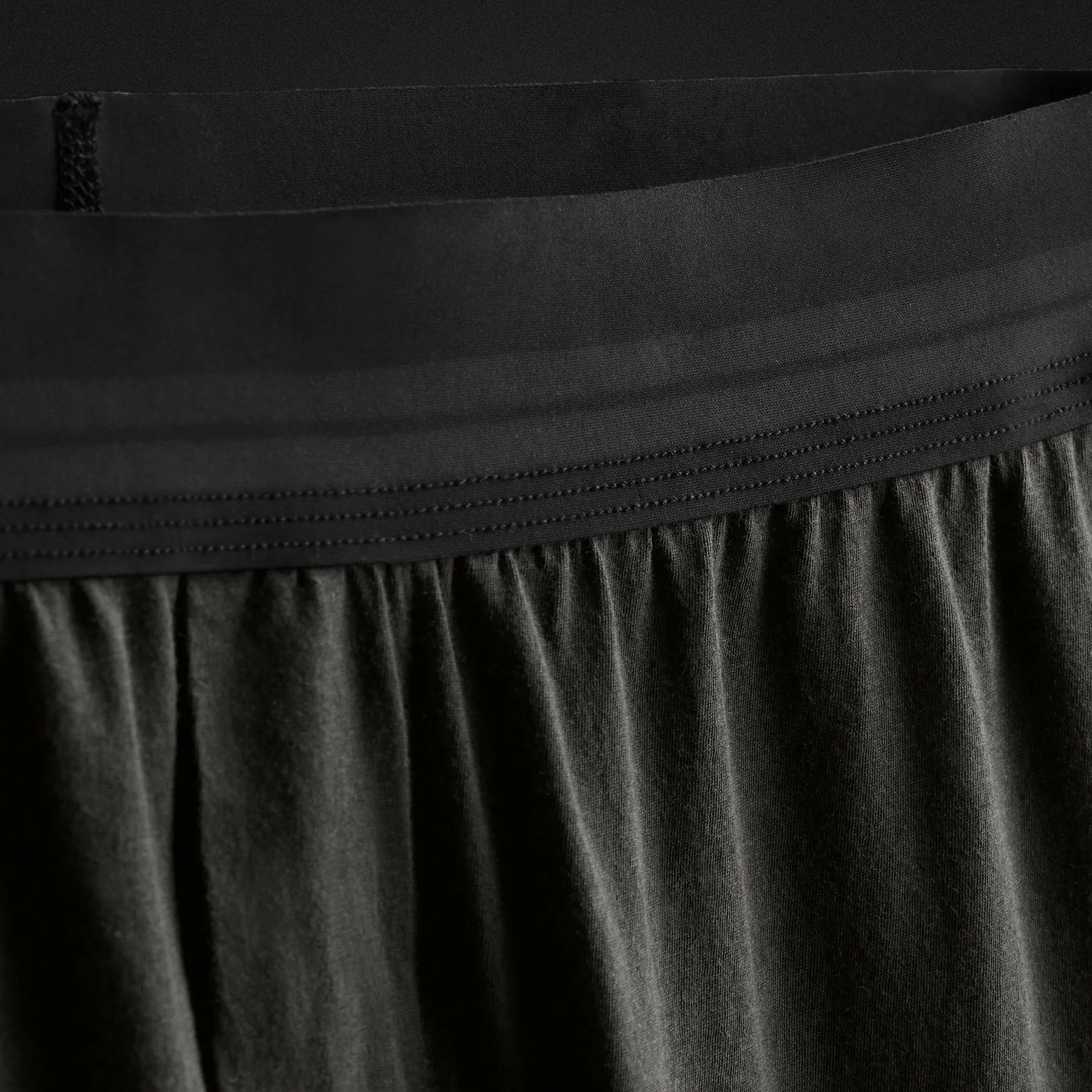 Luxe Lotus Relaxed Fit Boxer Short - Carbon
