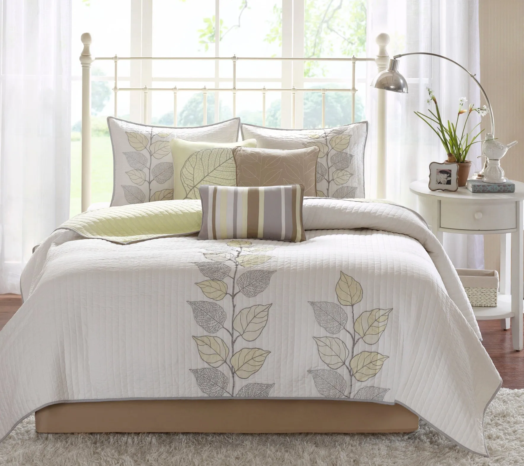 Marissa 6 Piece Embroidered Quilt Set with Throw Pillows