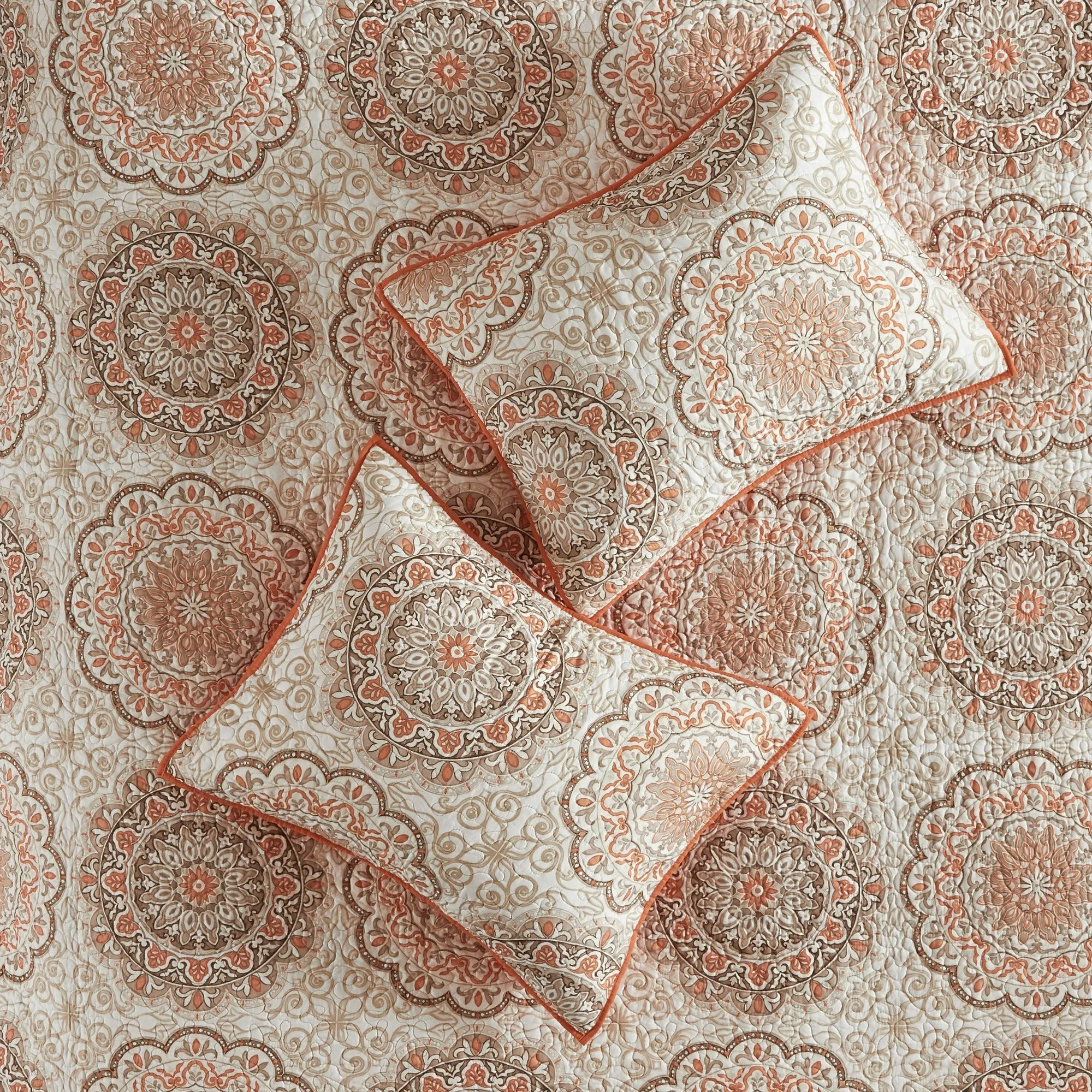 Menara 6 Piece Reversible Quilt Set with Throw Pillows