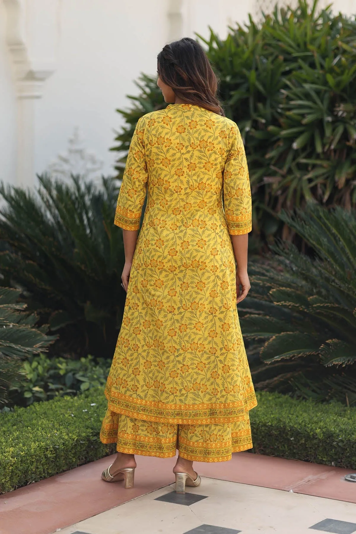 MULMUL USHARVI FLORAL JAAL BLOCK PRINTED TOP-PANELED PLAZZO & SHRUG SET