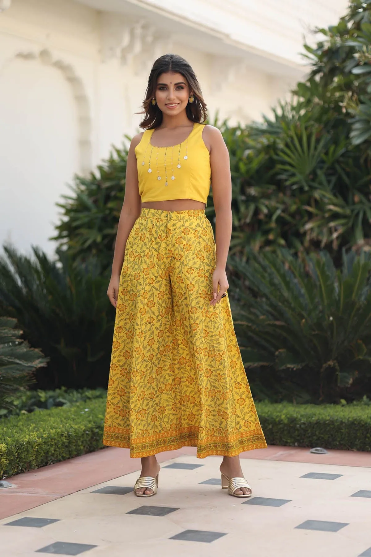 MULMUL USHARVI FLORAL JAAL BLOCK PRINTED TOP-PANELED PLAZZO & SHRUG SET