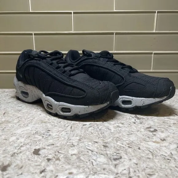 Nike Air Max Tailwind 4 Running Shoes