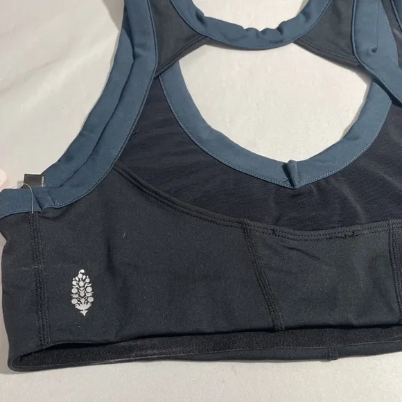 NWT $48 Free‎ People FB Movement [ Large ] Rebel Sports Bra in Black/Navy