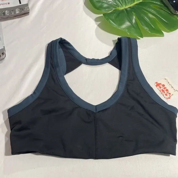 NWT $48 Free‎ People FB Movement [ Large ] Rebel Sports Bra in Black/Navy