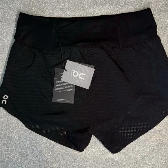 ON running On Cloud Women's Active Wear Race Shorts Medium Black.