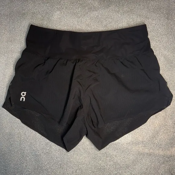 ON running On Cloud Women's Active Wear Race Shorts Medium Black.