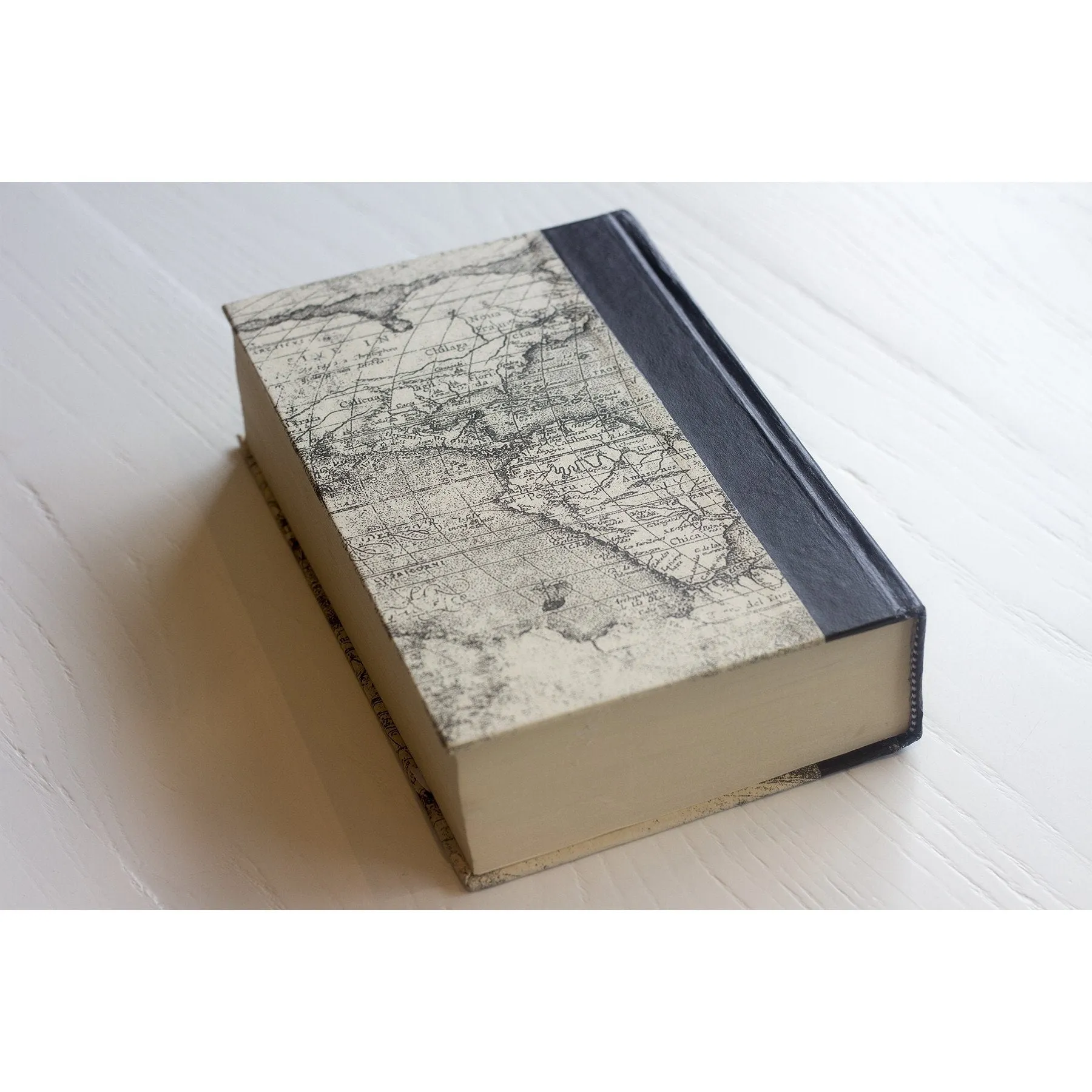Paris Decorative Book
