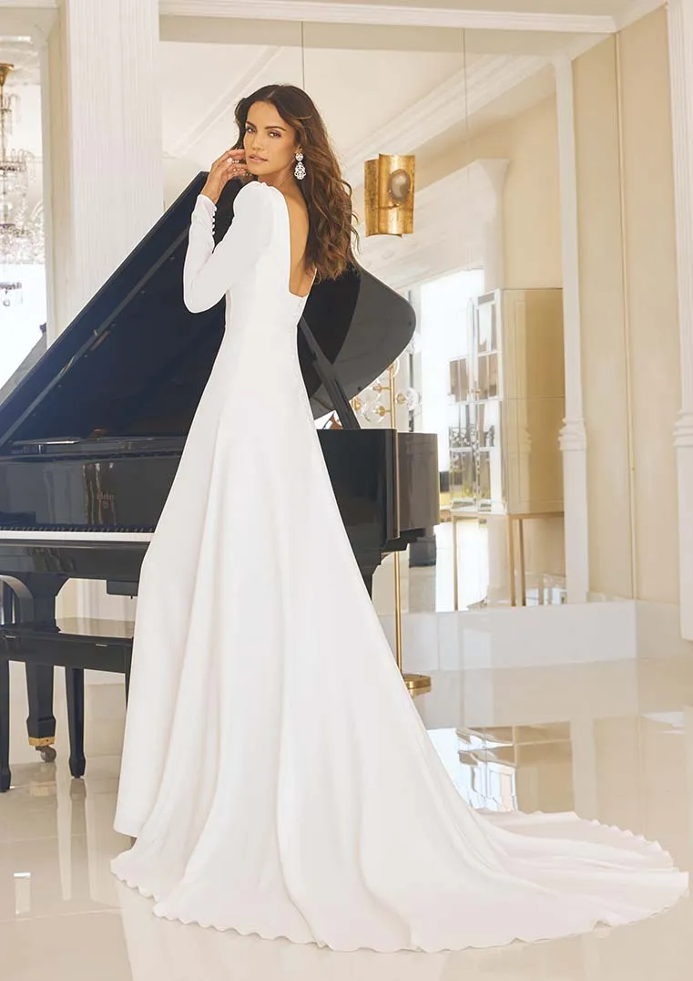 Pronovias: Betsy