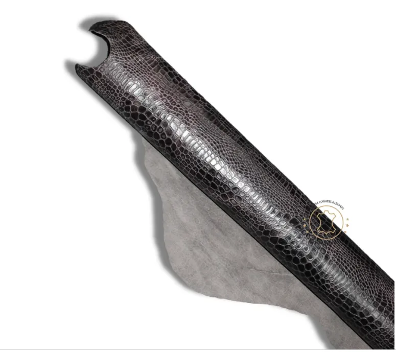 Reptile Embossed Leather Brown Pull Up : Leather 3 .5- 4.0 oz. | 1.4 - 1.6 mm - Leather for Projects - Caiman Embossed