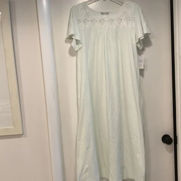 RESTOCKED!  MISS ELAINE NIGHTGOWN Knee Length NWT sz 1X, 2X