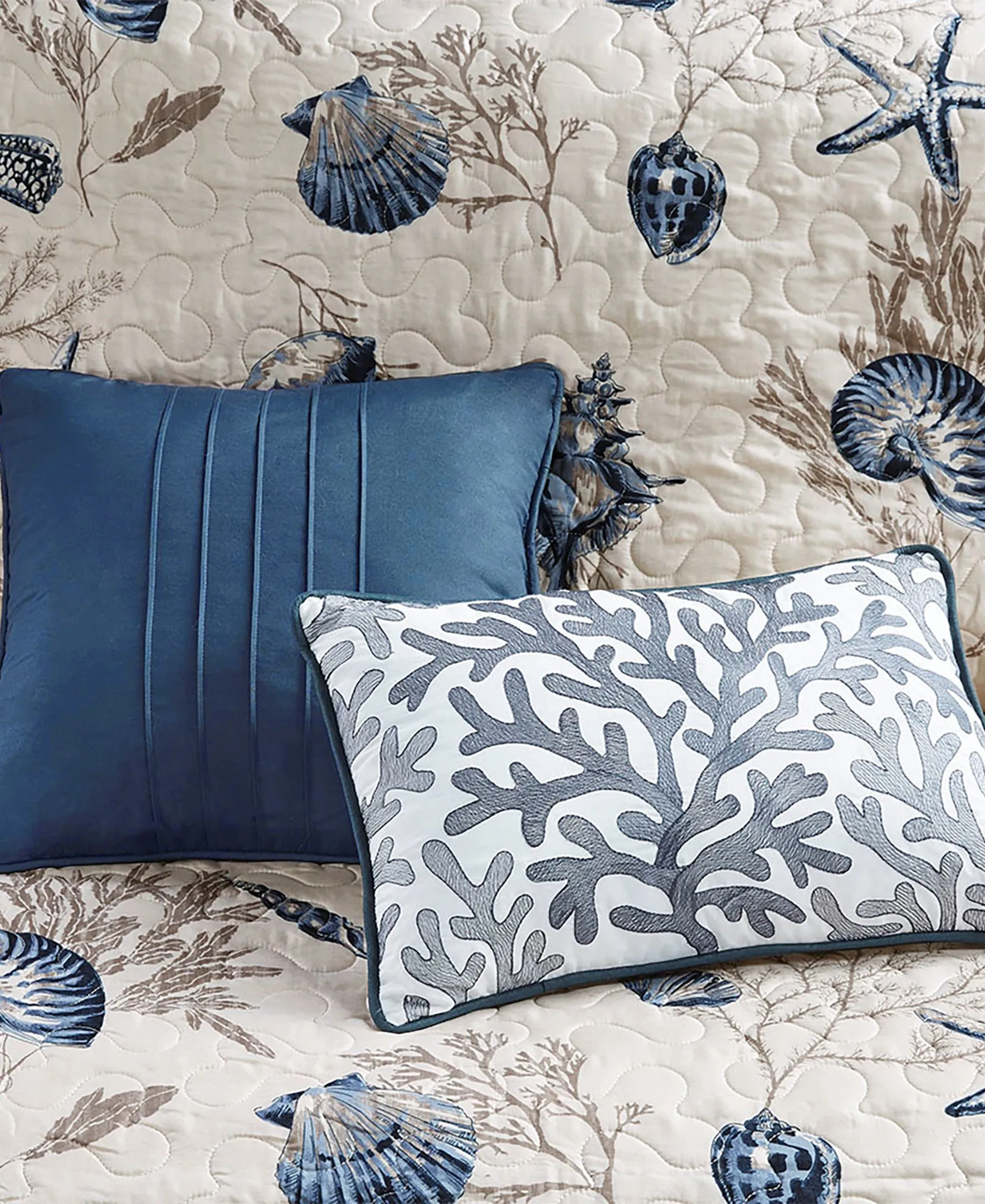 Rockaway Quilt Set with Throw Pillows