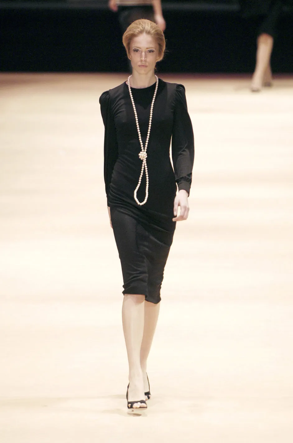 Runway Fall 2005 Alexander McQueen 'The Man Who Knew Too Much' Full Lace Back Dress