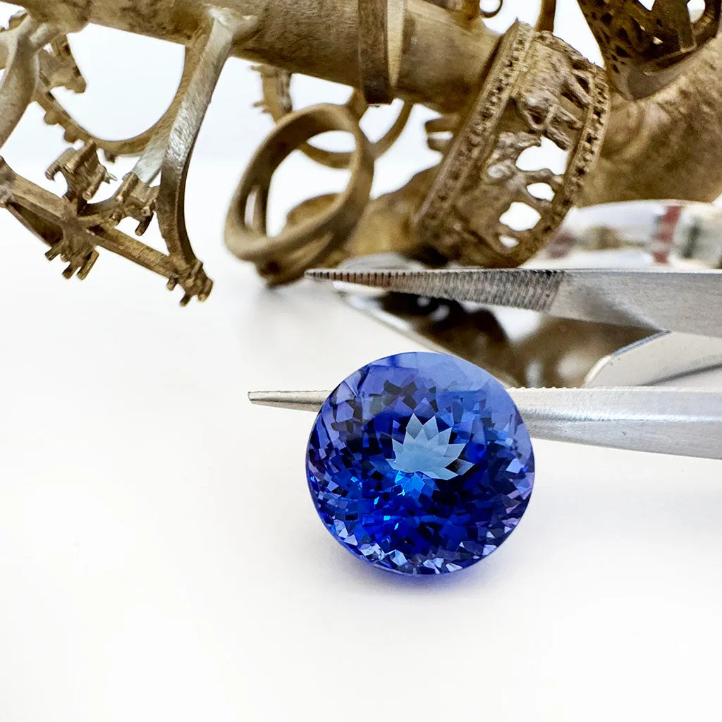 Tanzanite - violet/BLUE Round Cut - 6.51ct
