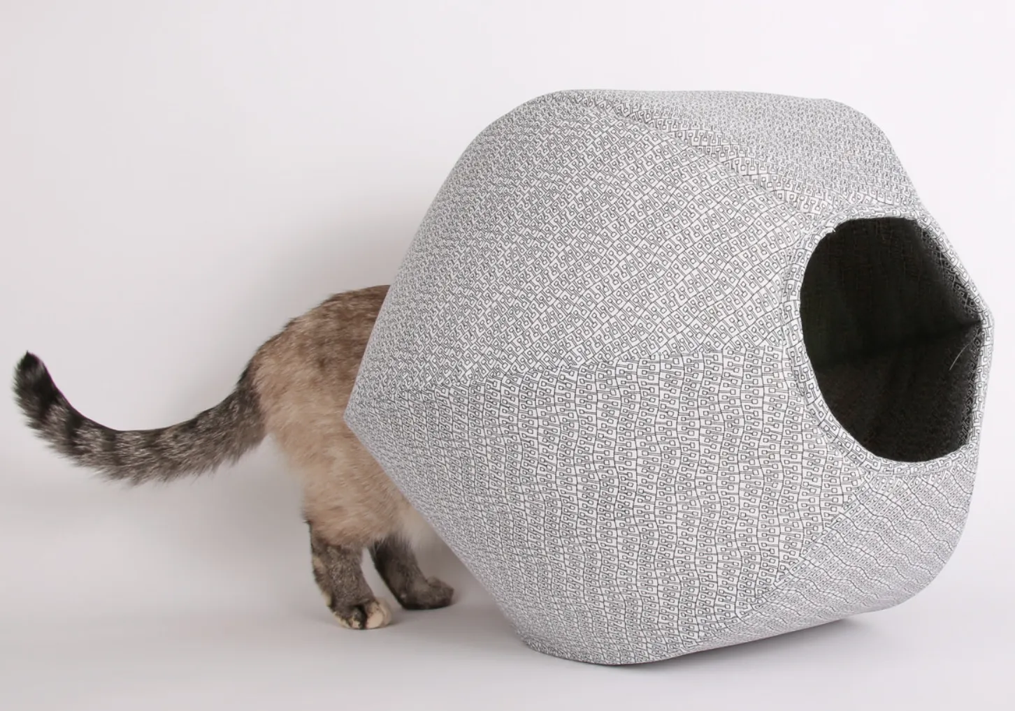 The Cat Ball | Black and White Cat Ball cat bed