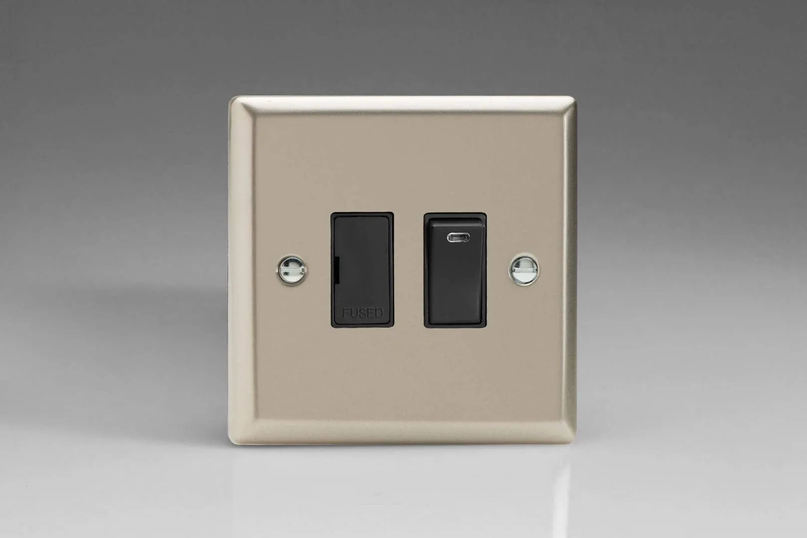 Varilight 13A Switched Fused Spur   Neon Satin Chrome XN6NB