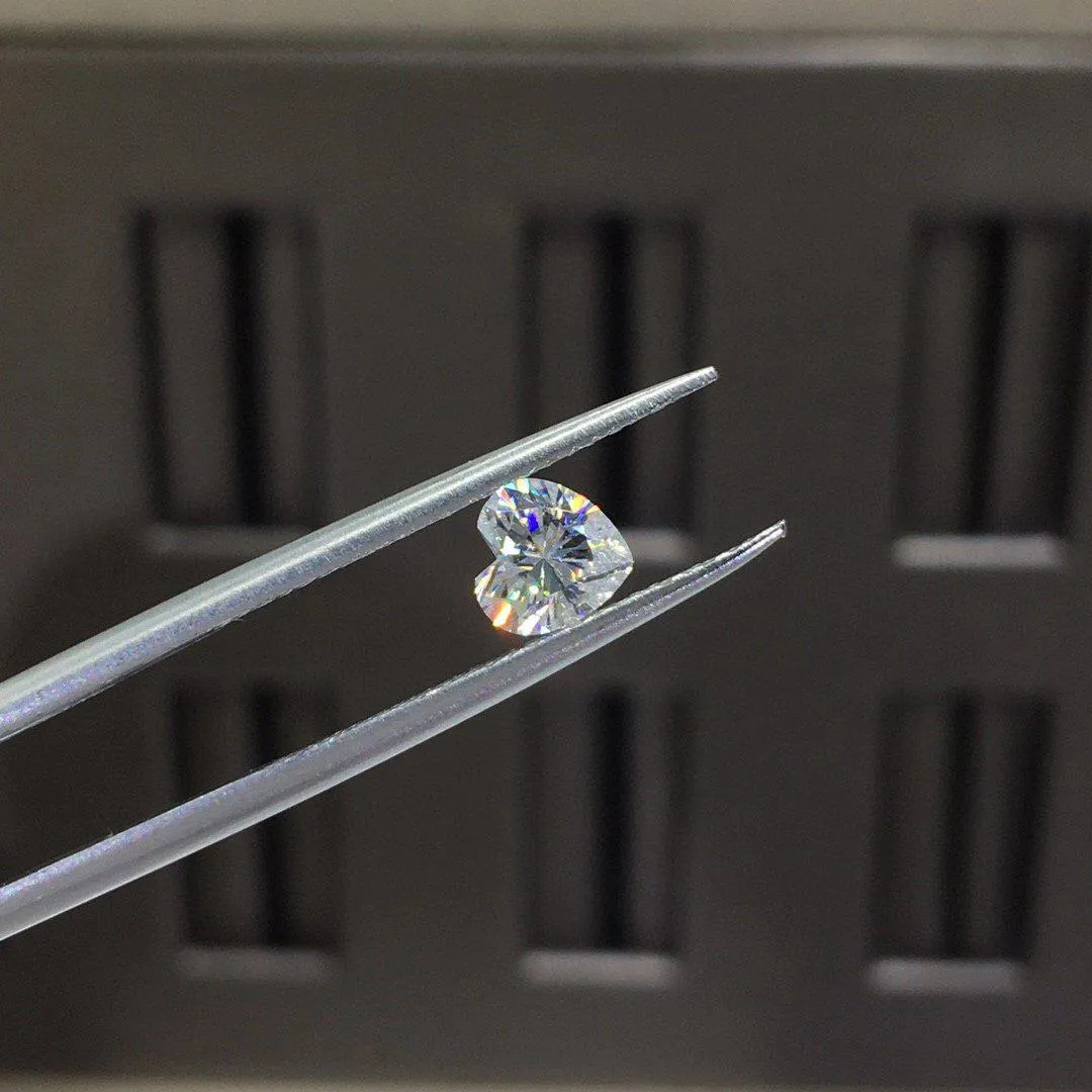 White D Color Heart Cut VVS1 Moissanite Stone Loose Gemstone Synthetic Diamond with Certificate